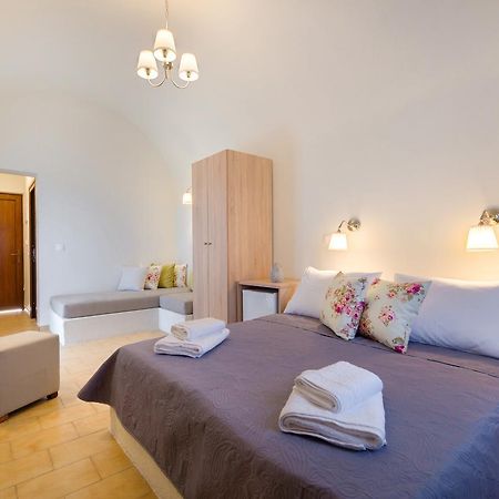 Alexander'S Great View Aparthotel Фира Екстериор снимка