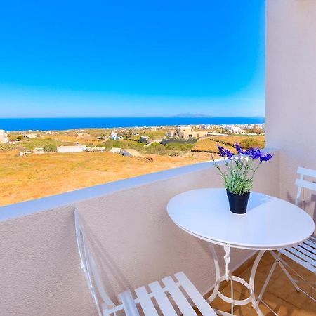 Alexander'S Great View Aparthotel Фира Екстериор снимка