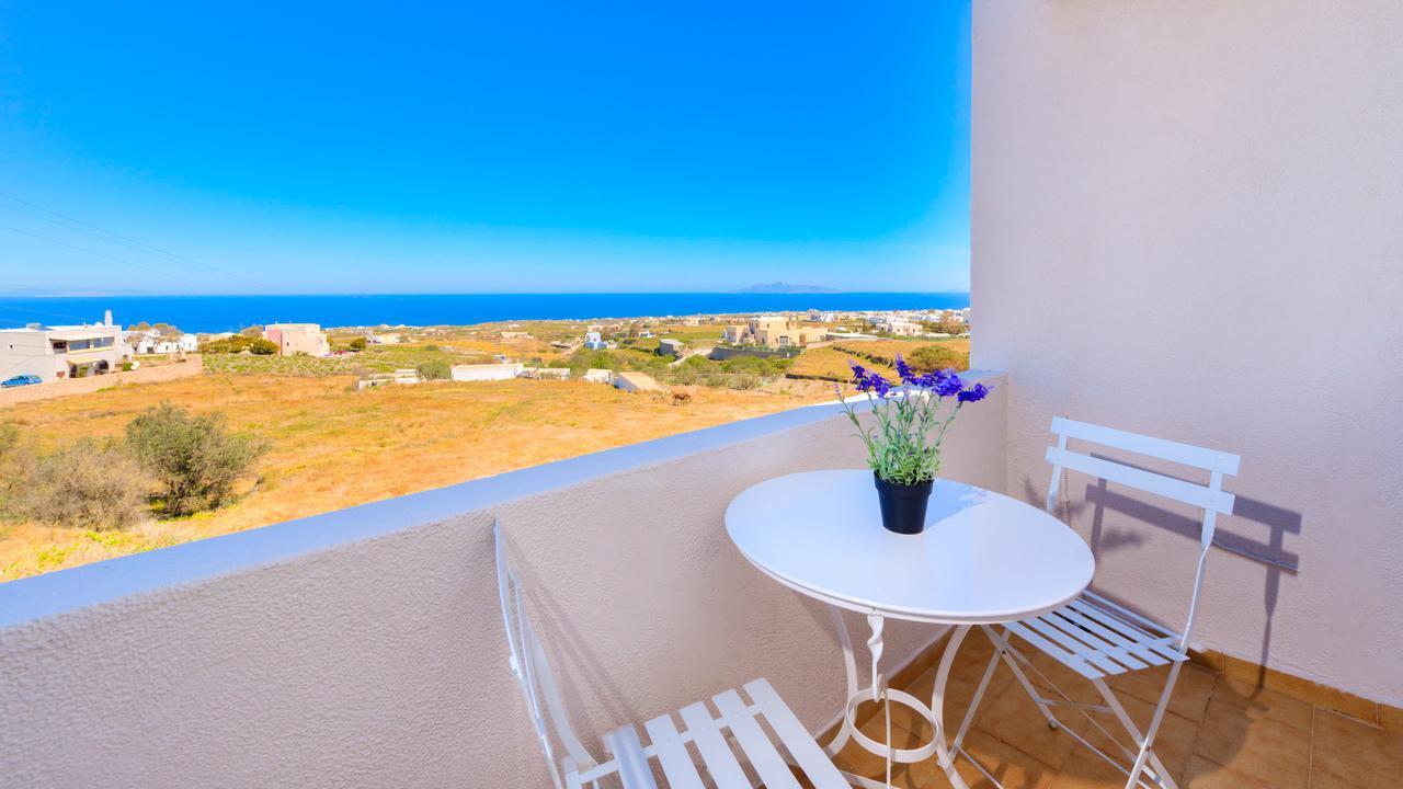 Alexander'S Great View Aparthotel Фира Екстериор снимка