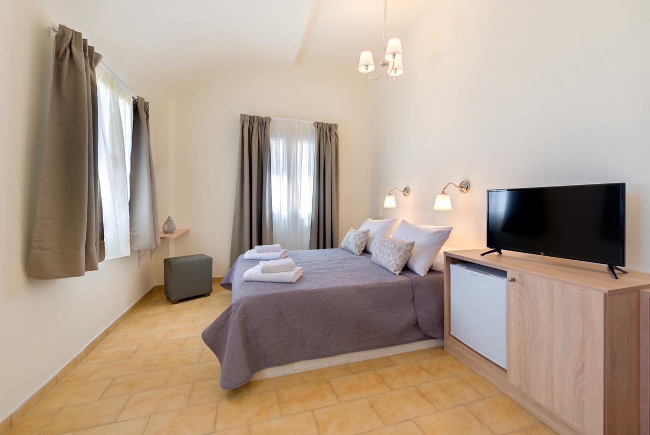 Alexander'S Great View Aparthotel Фира Екстериор снимка