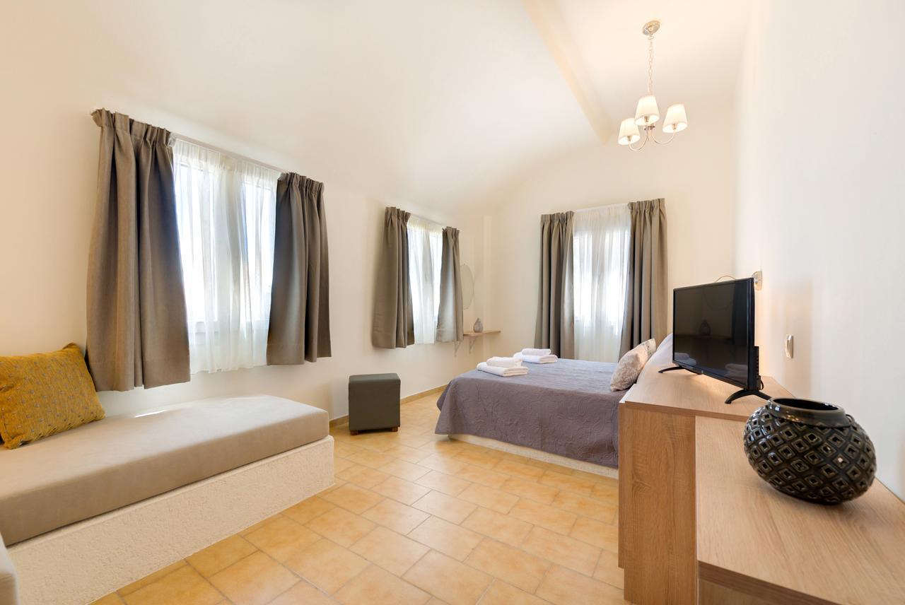 Alexander'S Great View Aparthotel Фира Екстериор снимка