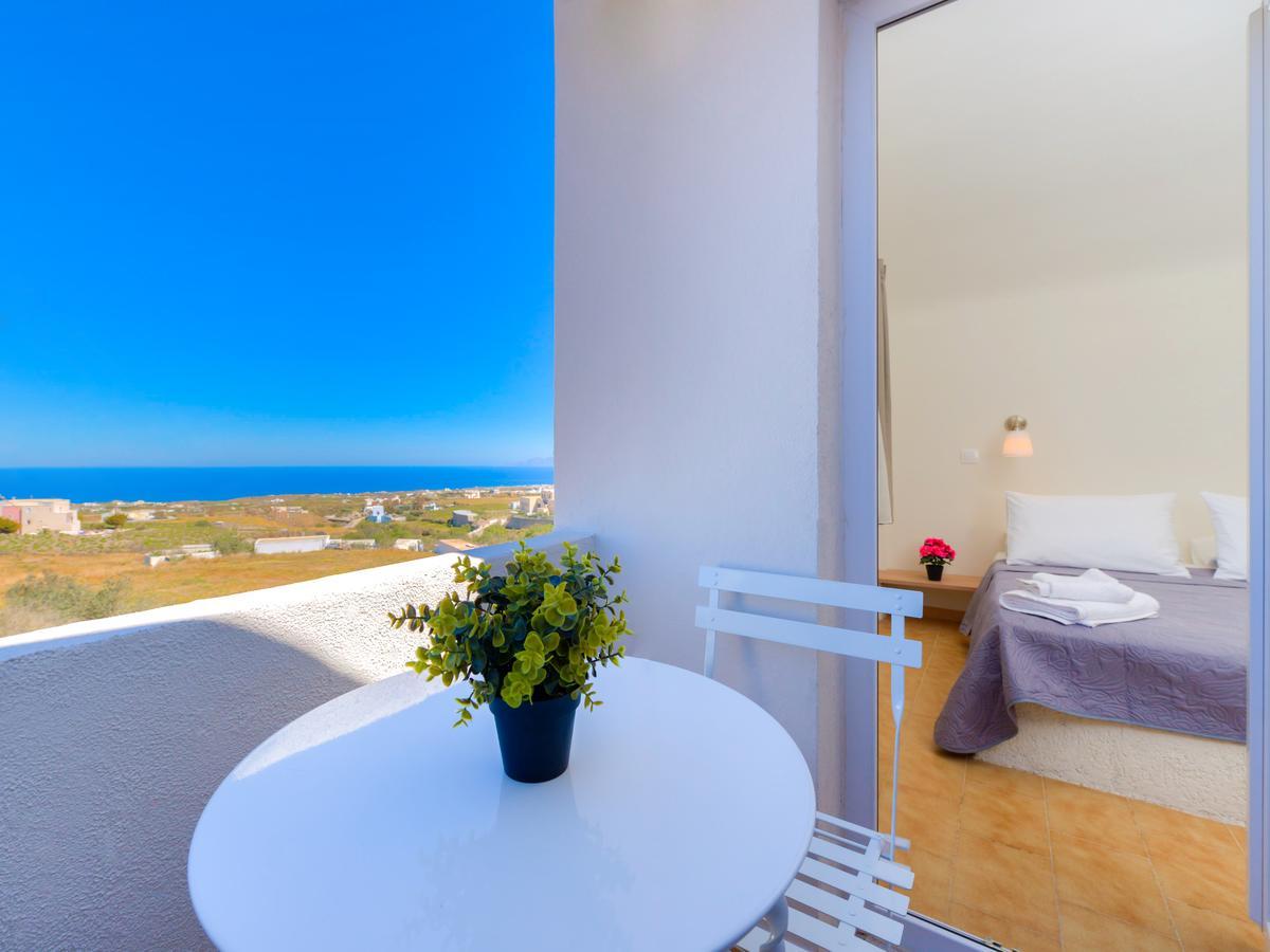 Alexander'S Great View Aparthotel Фира Екстериор снимка