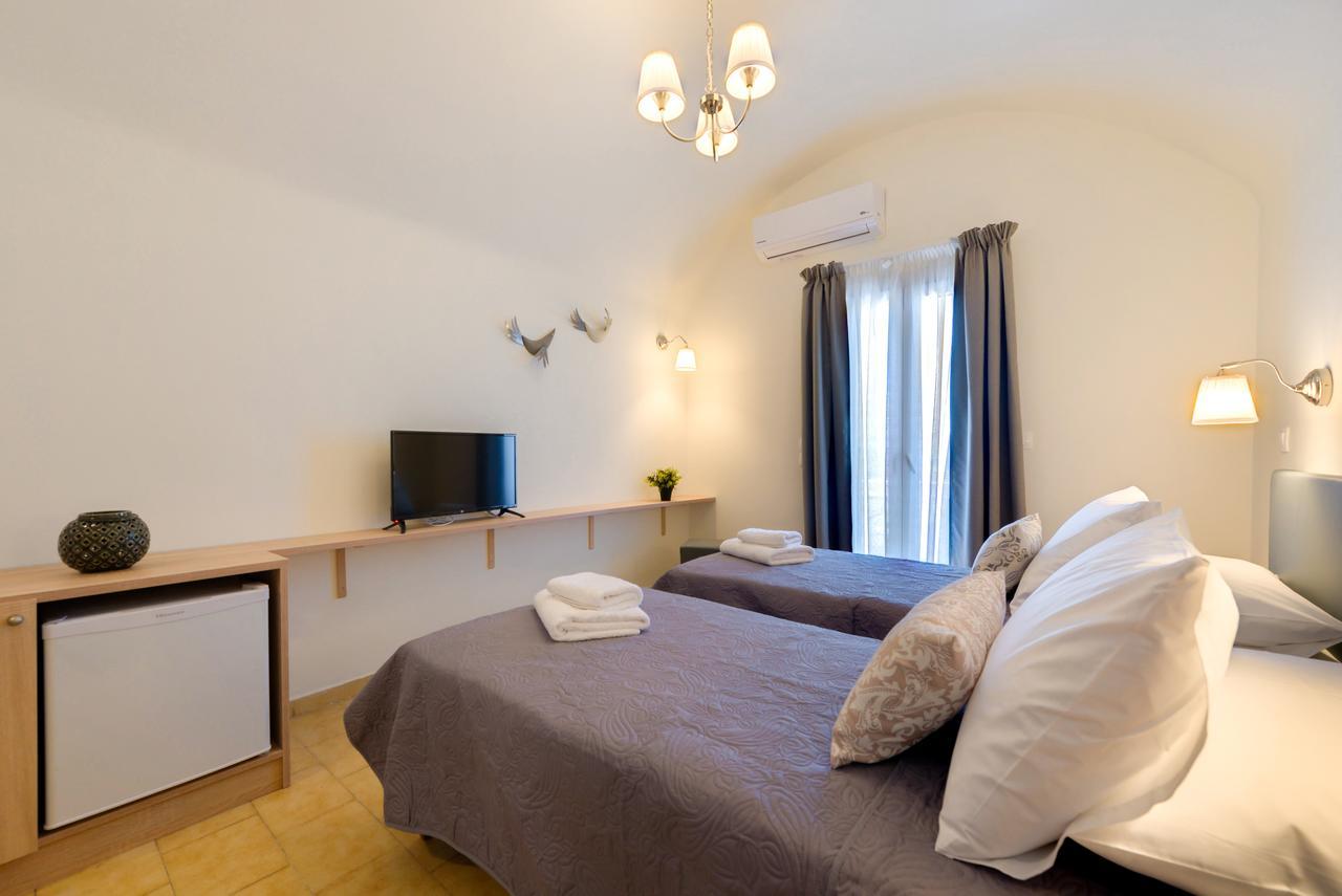 Alexander'S Great View Aparthotel Фира Екстериор снимка